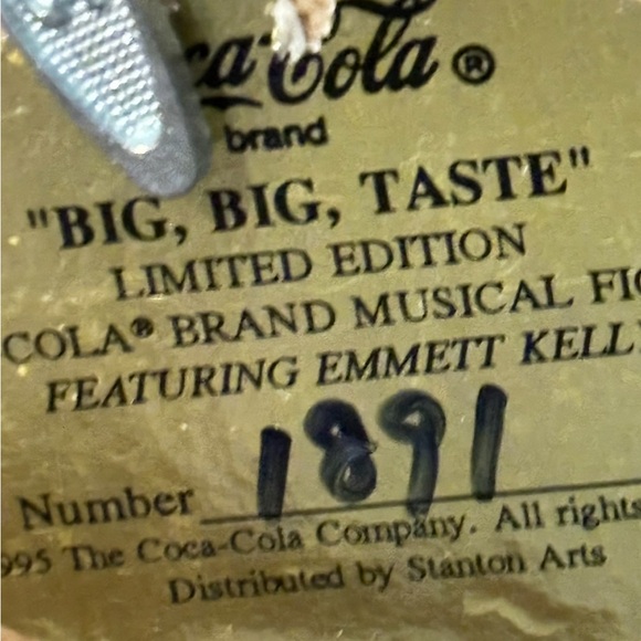 Coca-Cola Limited Musical Edition Figurine Hemmett Kelly 1995 Signed Numbered - Picture 10 of 10